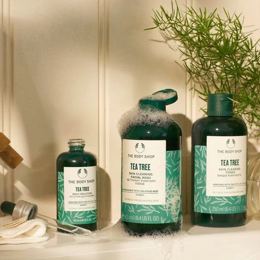 Tea Tree Skin Clearing Toner - Image 4